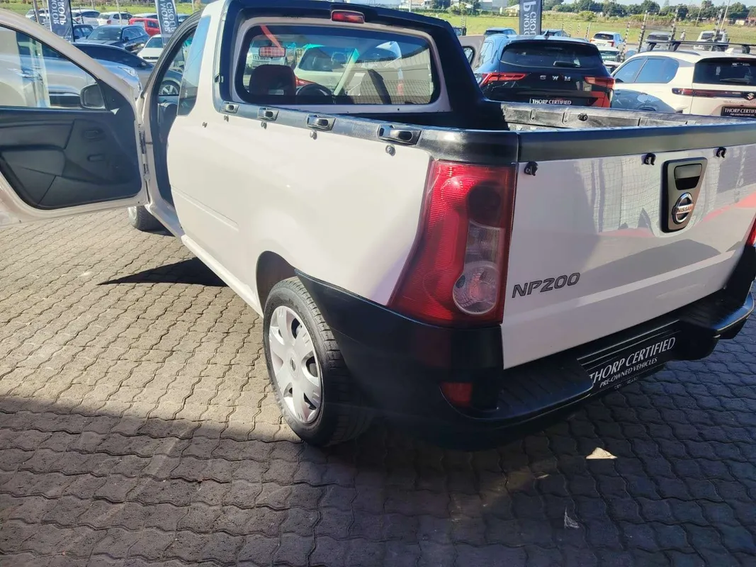 Nissan NP200 1.6 8V Base A/C + Safety Pack - Image 6