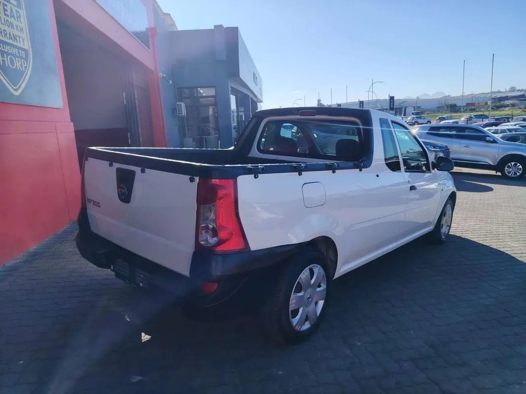 Nissan NP200 1.6 8V Base A/C + Safety Pack - Image 7