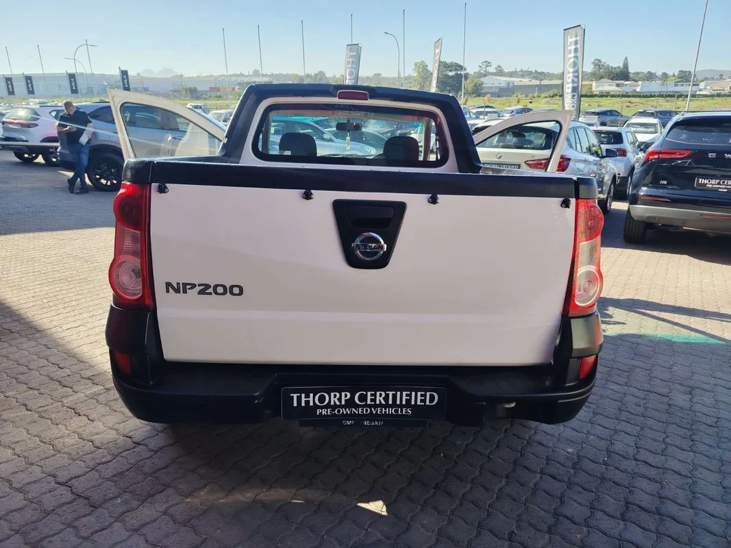 Nissan NP200 1.6 8V Base A/C + Safety Pack - Image 8