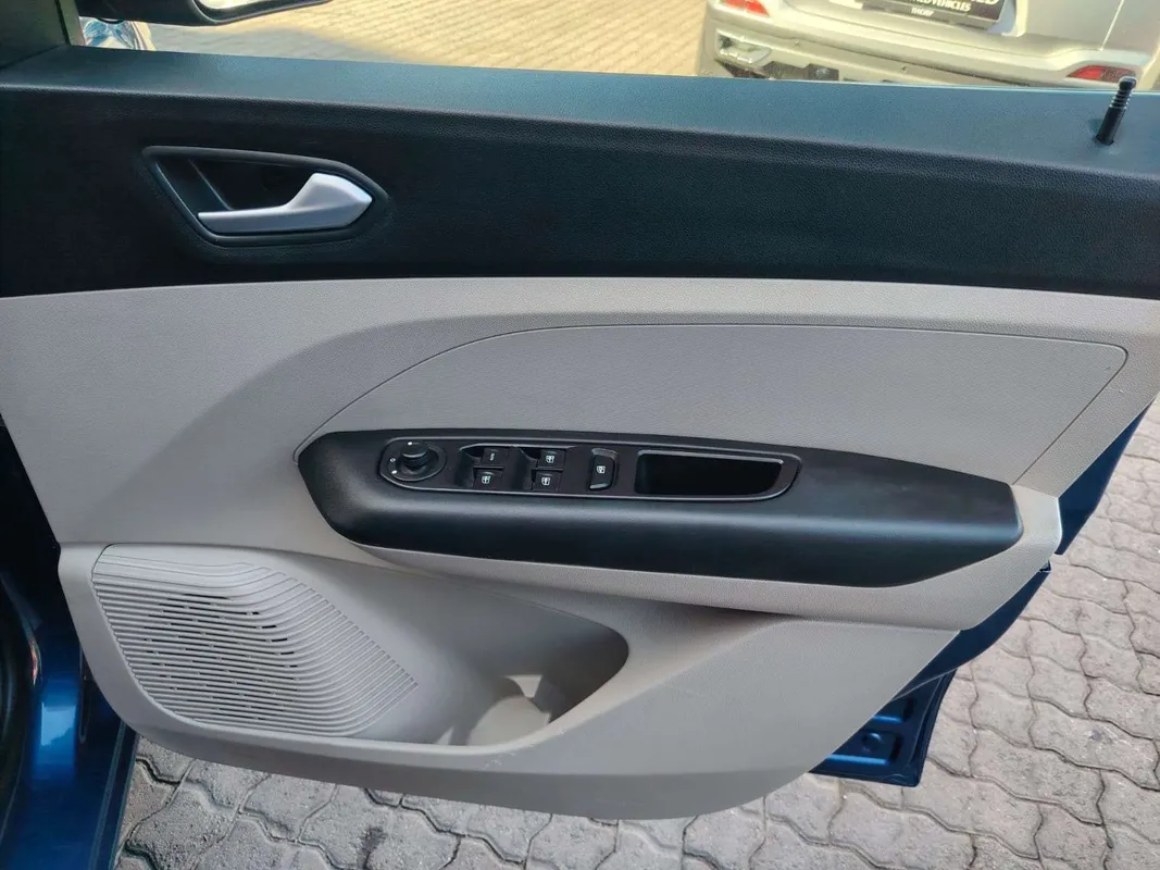 Renault Triber 1.0 Intens - Image 12