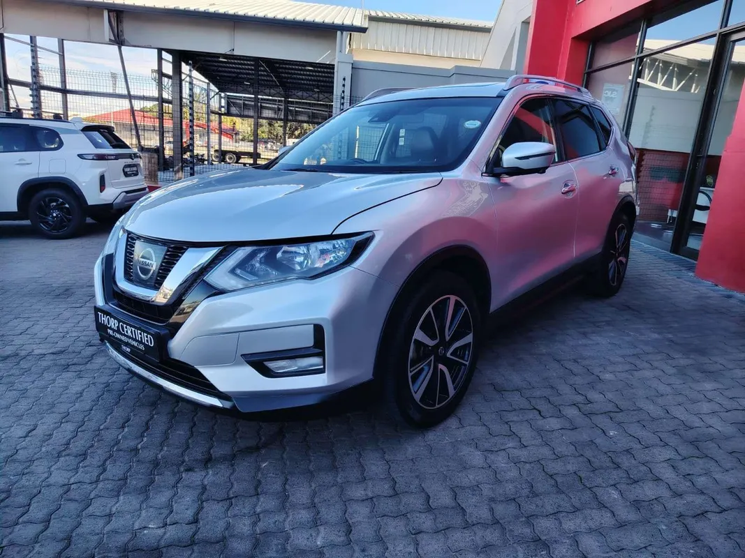 Nissan X-Trail 2.5 Tekna 4X4 CVT 7S - Image 3