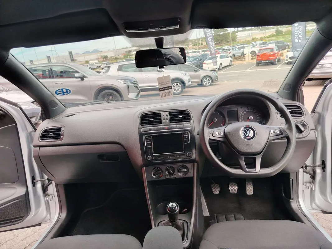 Volkswagen Polo Vivo hatch 1.4 Comfortline - Image 12