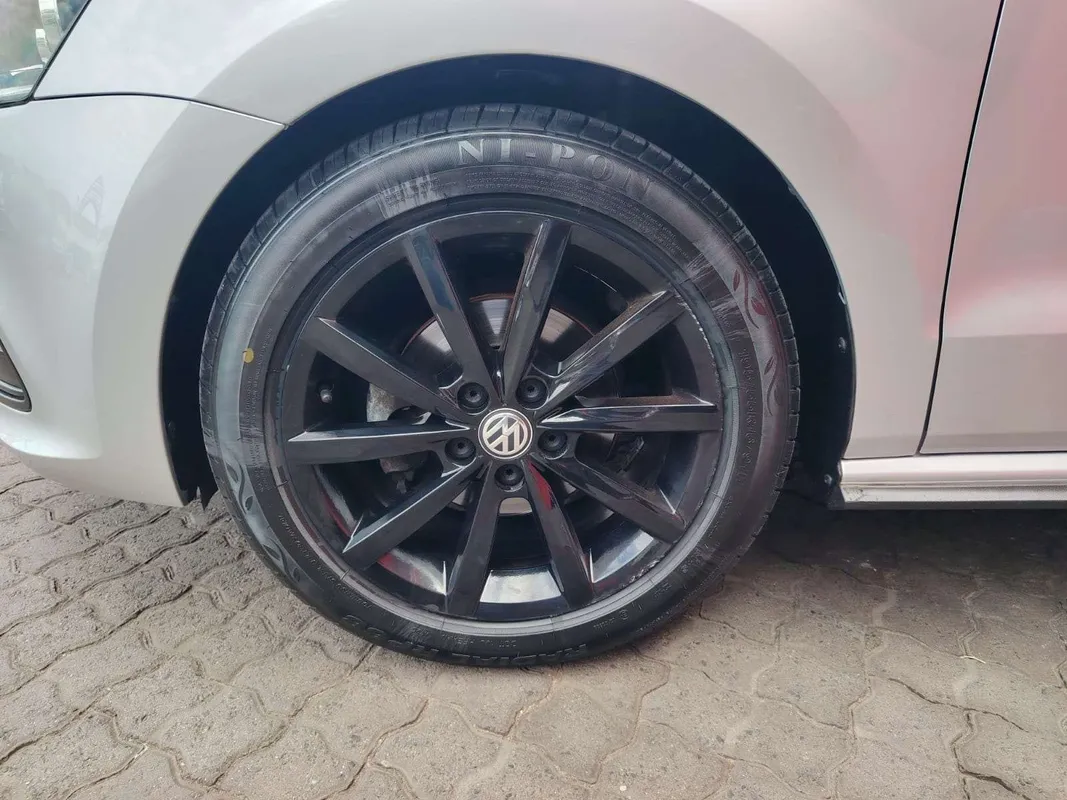 Volkswagen Polo Vivo hatch 1.4 Comfortline - Image 15