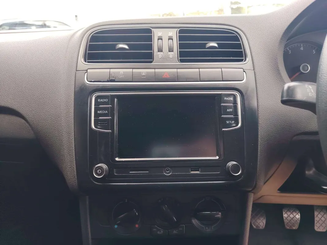 Volkswagen Polo Vivo hatch 1.4 Comfortline - Image 16