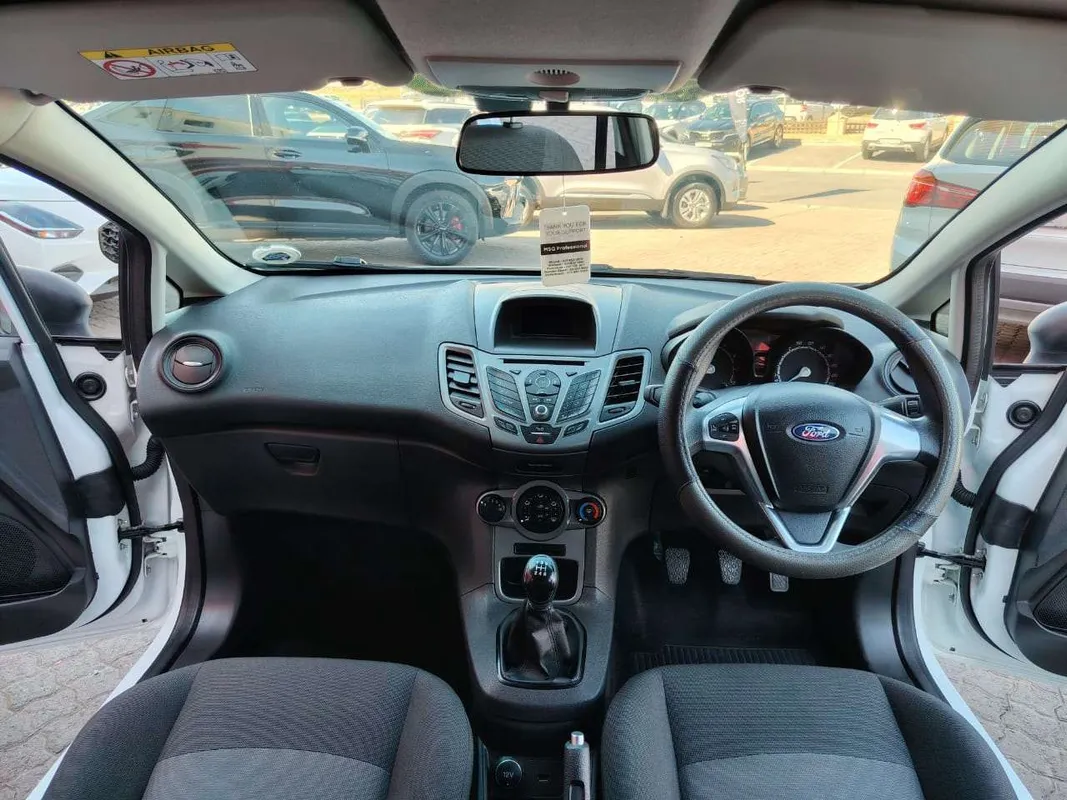 Ford Fiesta 5-door 1.4 Ambiente - Image 11