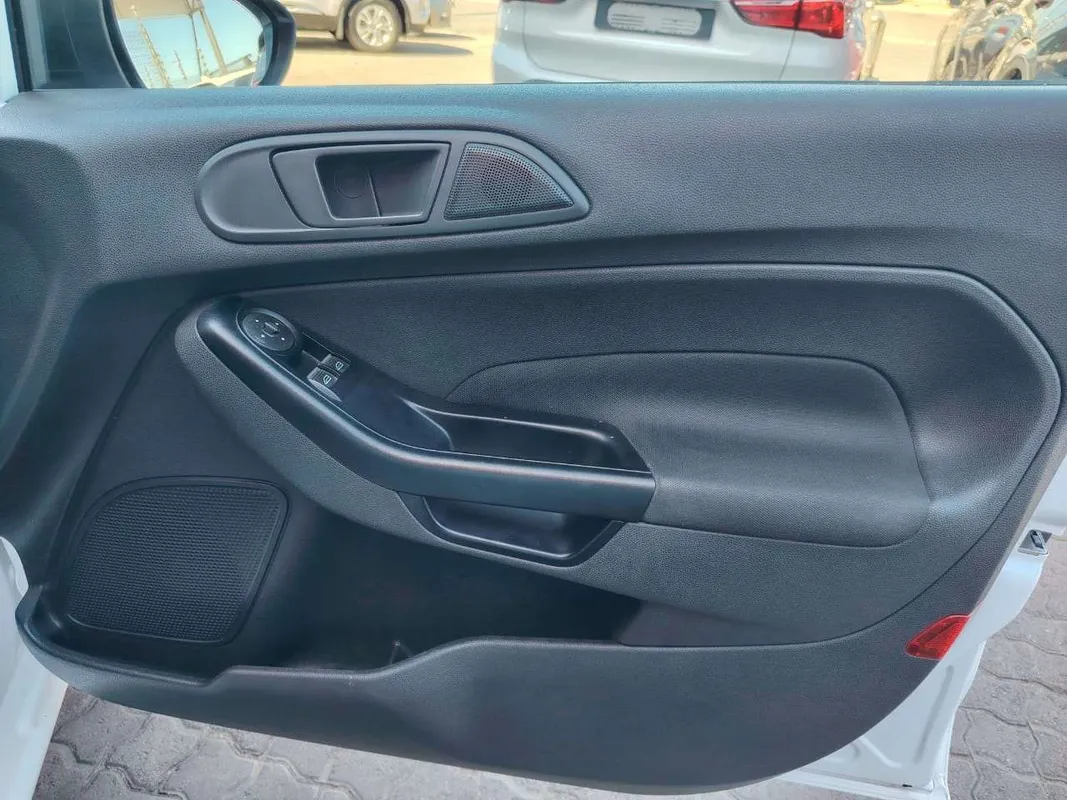 Ford Fiesta 5-door 1.4 Ambiente - Image 15