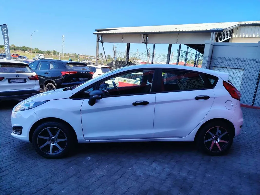 Ford Fiesta 5-door 1.4 Ambiente - Image 5