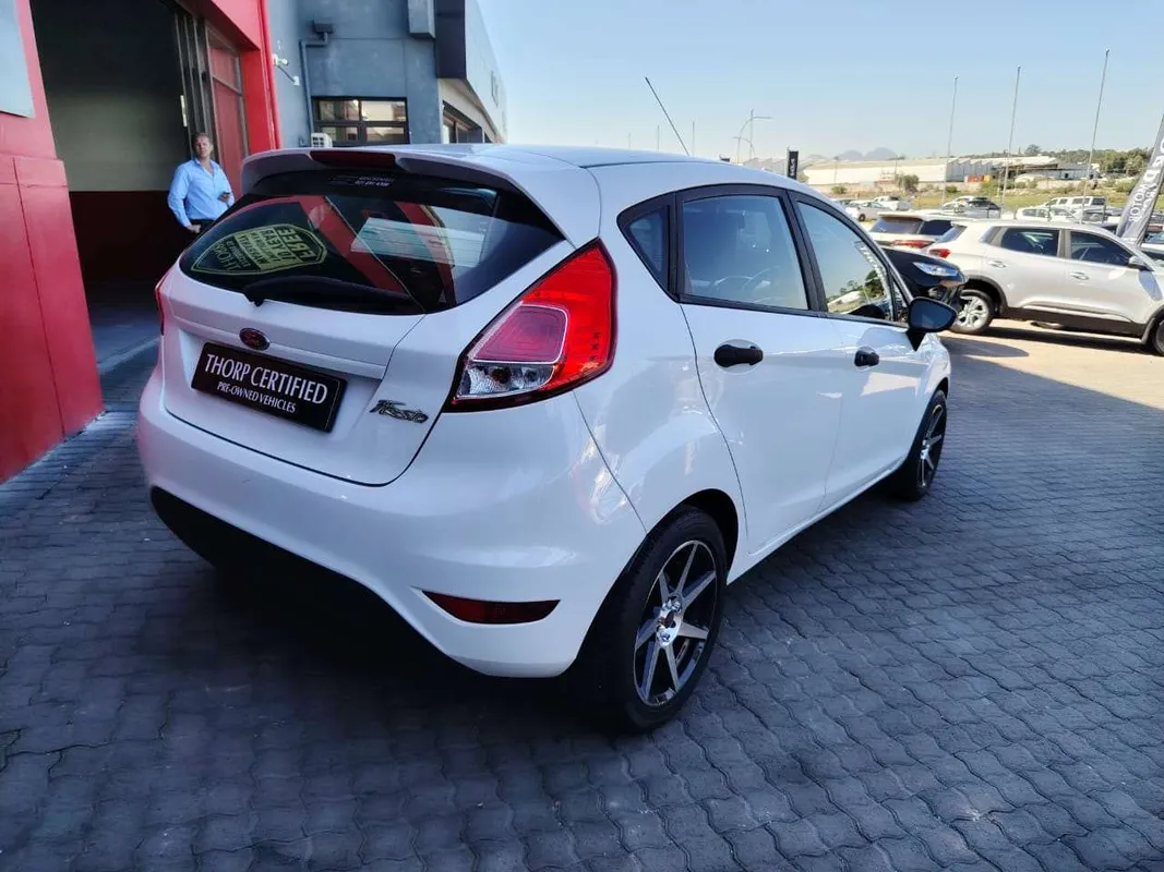 Ford Fiesta 5-door 1.4 Ambiente - Image 6