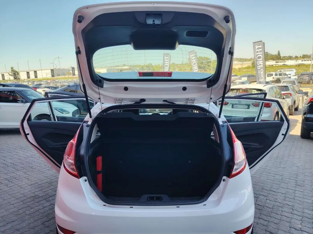 Ford Fiesta 5-door 1.4 Ambiente - Image 9