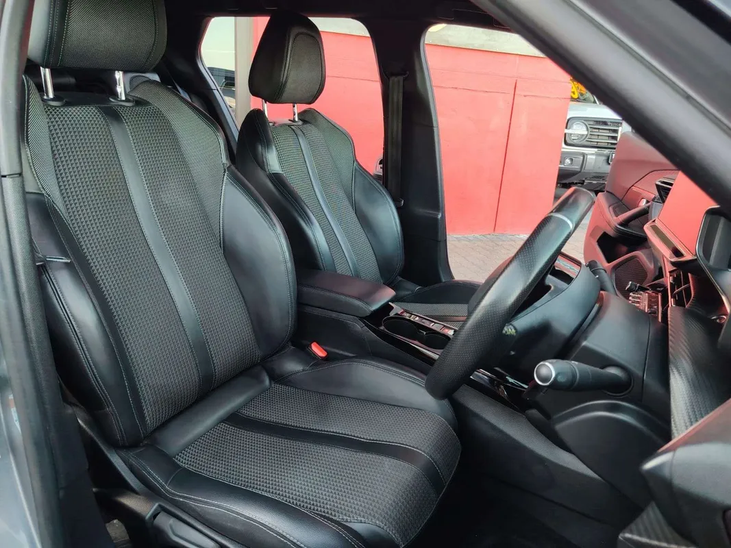 Peugeot 2008 GT 1.2 A/T - Image 12