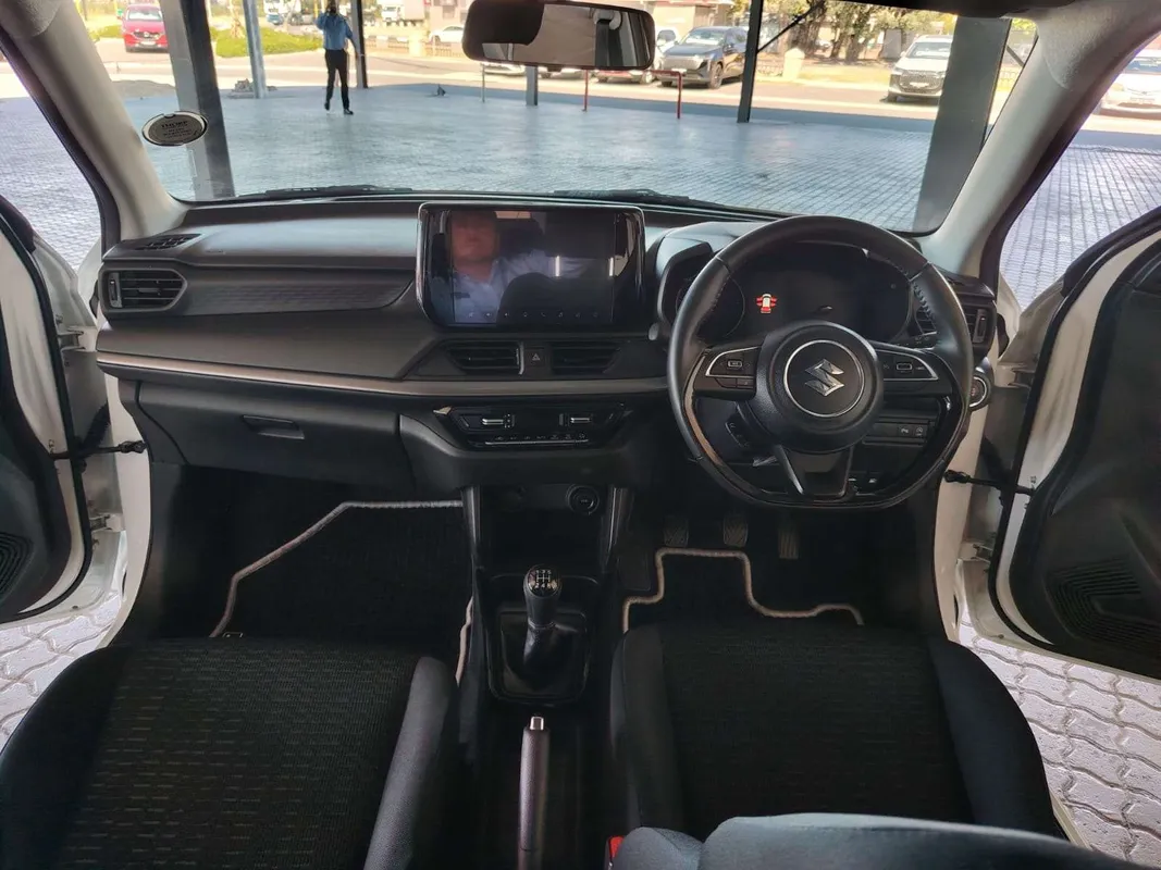 Suzuki Swift 1.2 GLX MT - Image 11