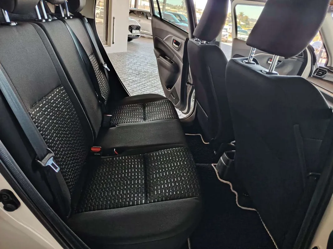 Suzuki Swift 1.2 GLX MT - Image 13