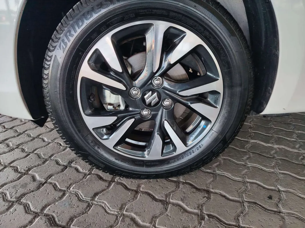 Suzuki Swift 1.2 GLX MT - Image 16