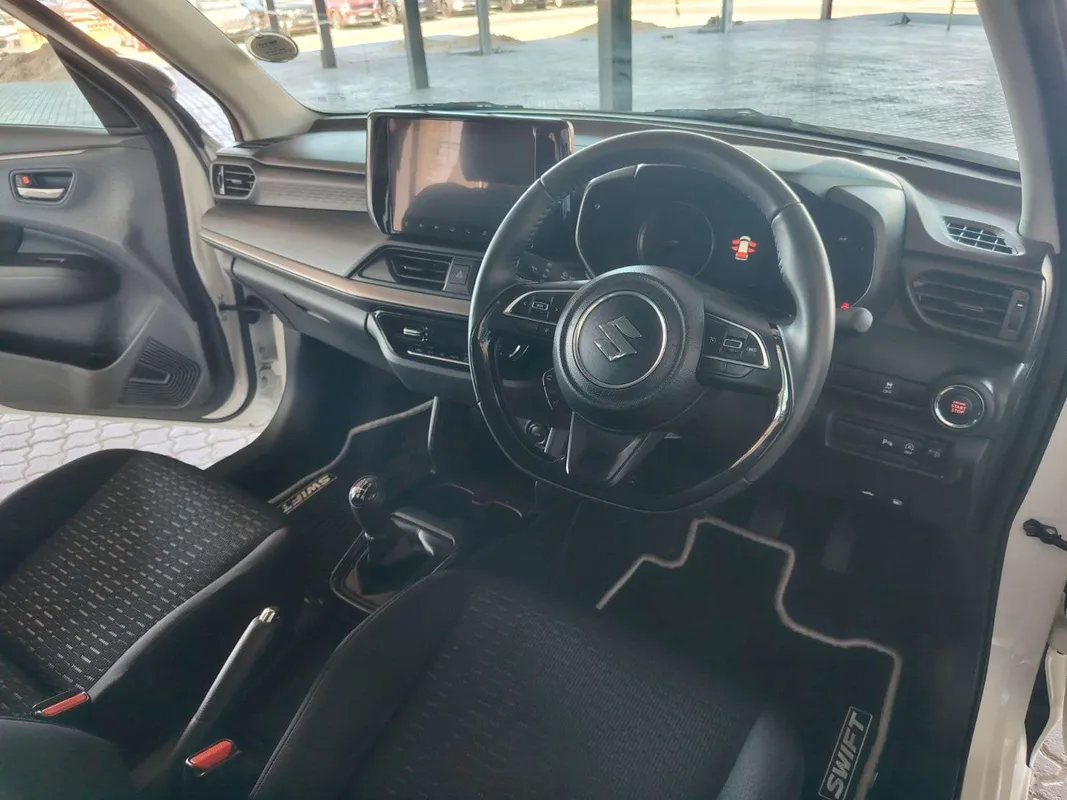 Suzuki Swift 1.2 GLX MT - Image 10
