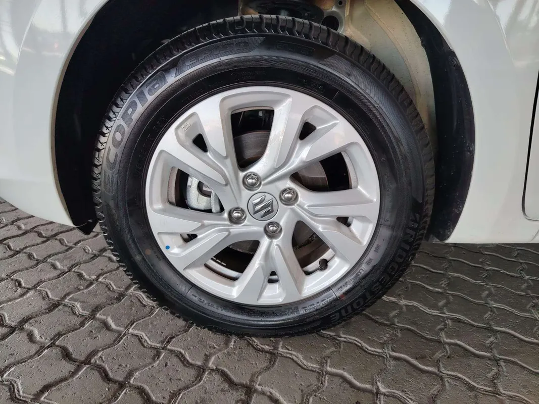 Suzuki Swift 1.2 GL+ MT - Image 16