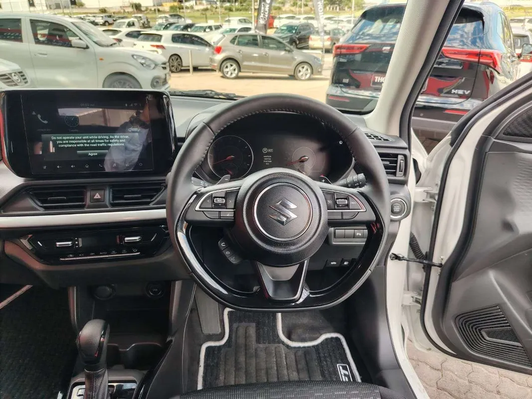 Suzuki Swift 1.2 GLX CVT - Image 12