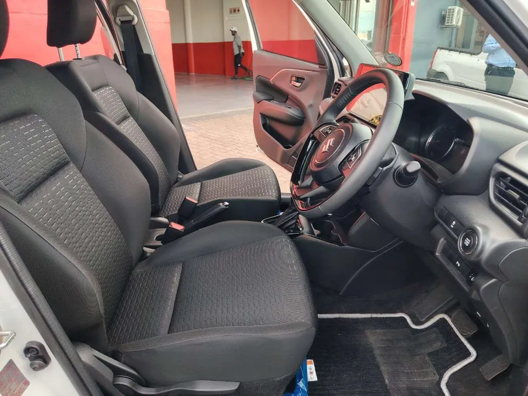 Suzuki Swift 1.2 GLX CVT - Image 10
