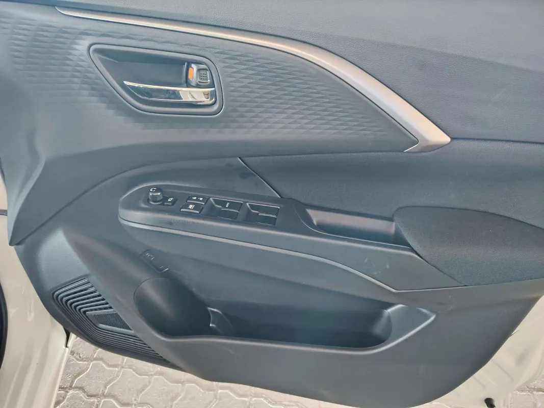 Suzuki Swift 1.2 GL+ MT - Image 14