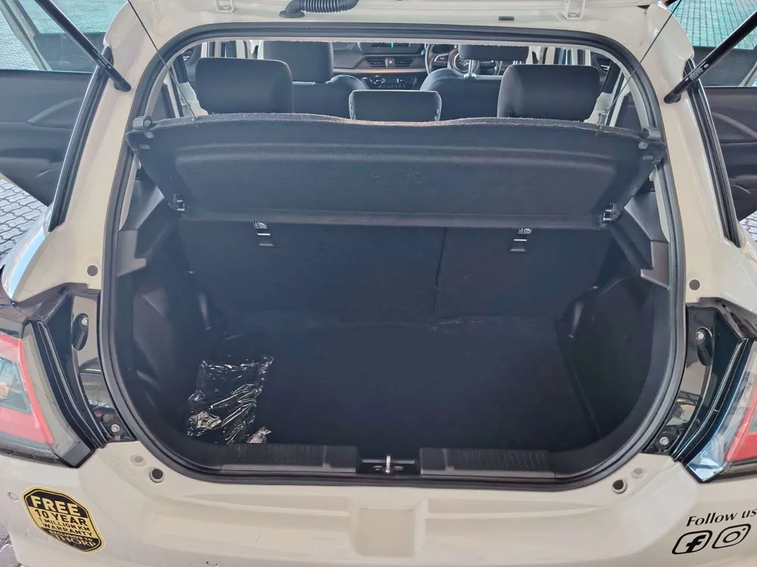 Suzuki Swift 1.2 GL+ MT - Image 10