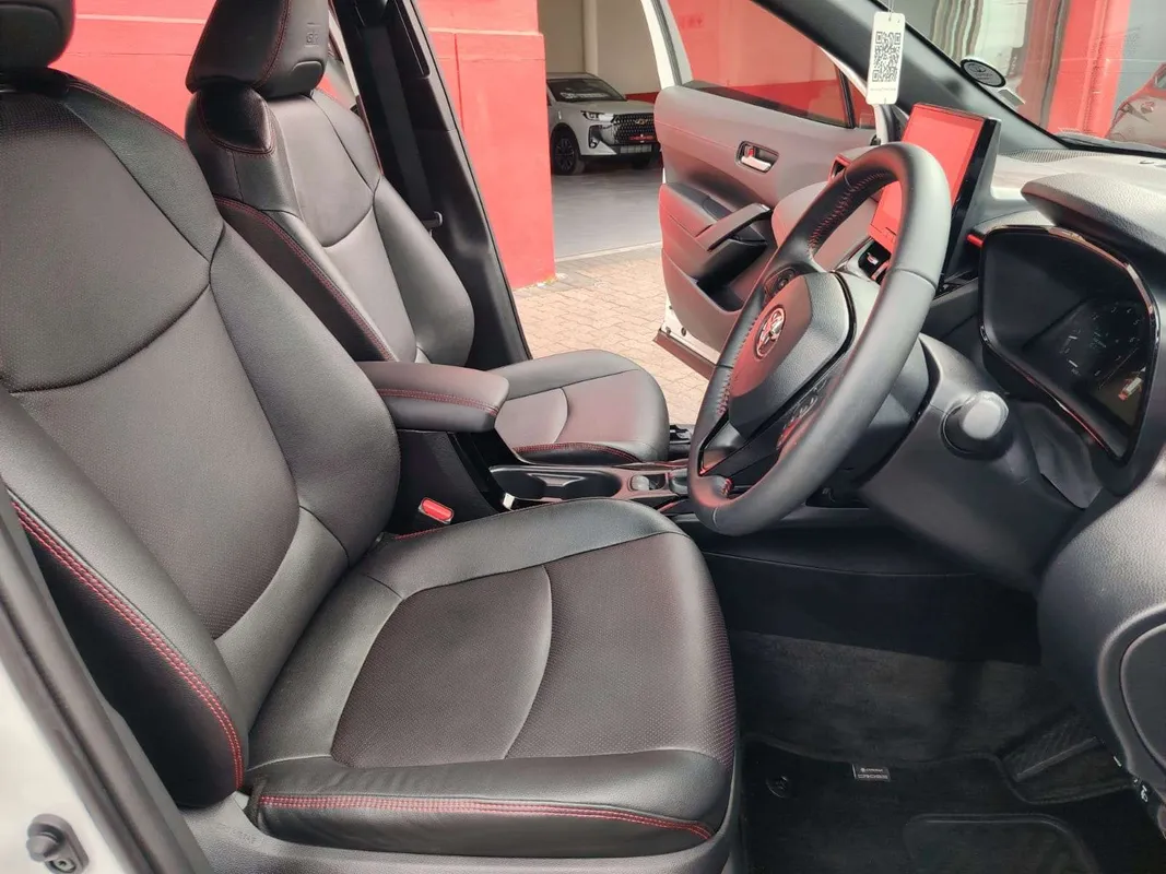 Toyota Corolla Cross 1.8 GR-S - Image 12