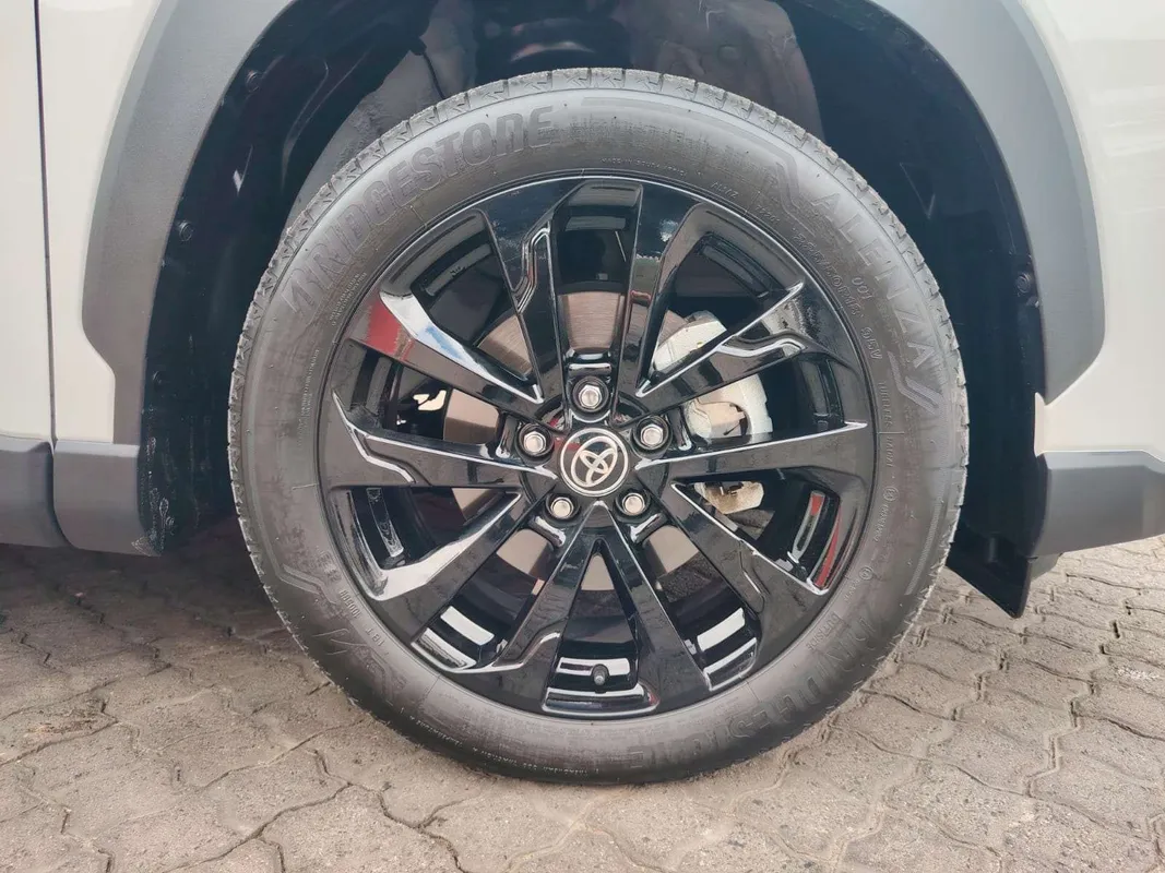 Toyota Corolla Cross 1.8 GR-S - Image 16