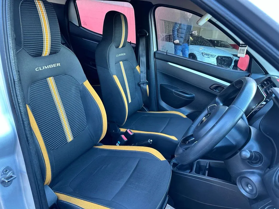 Renault Kwid 1.0l Climber 5-Dr abs - Image 14