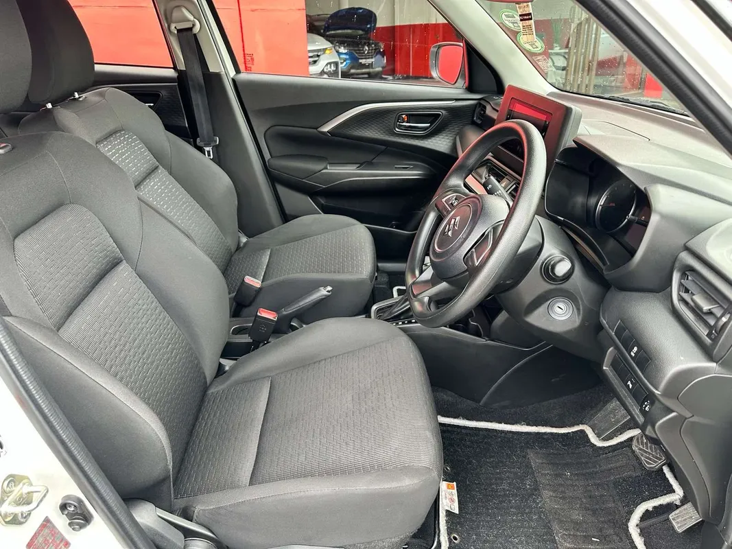 Suzuki Swift 1.2 GL+ MT - Image 12