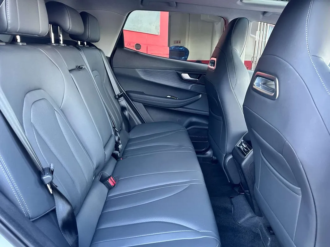 Chery Tiggo 4 Cross 1.5 HEV Elite DHT - Image 14