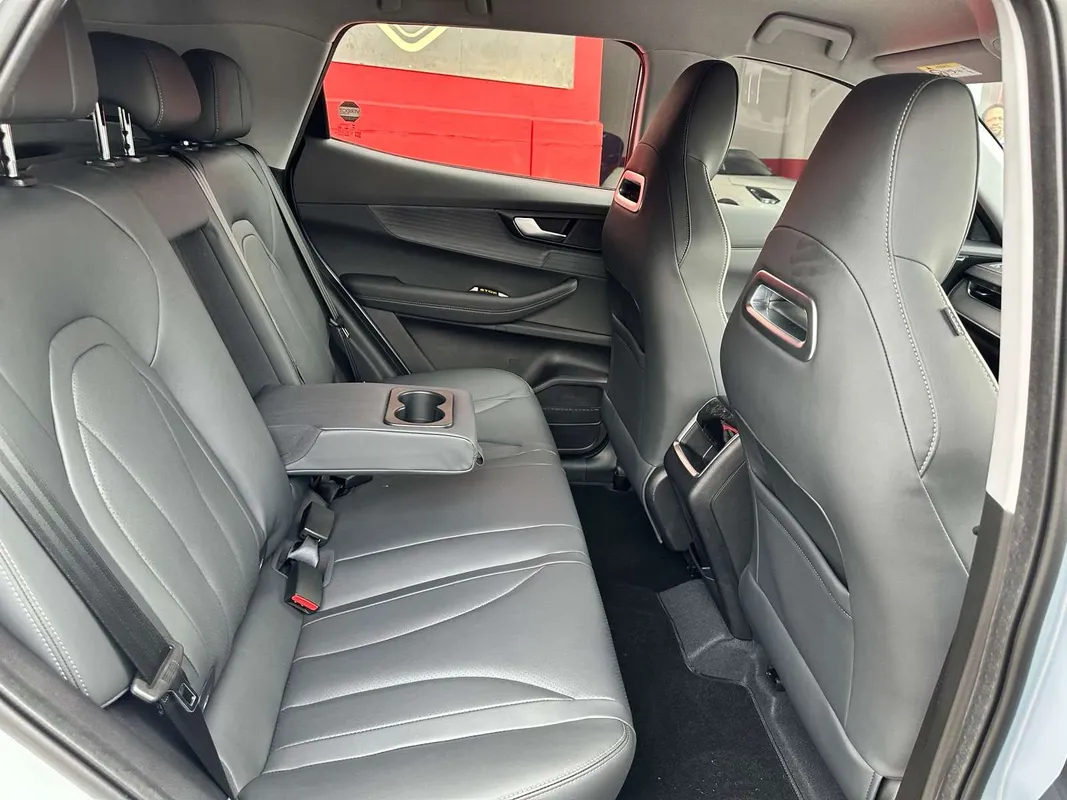 Chery Tiggo 4 Cross 1.5 LiT CVT - Image 8