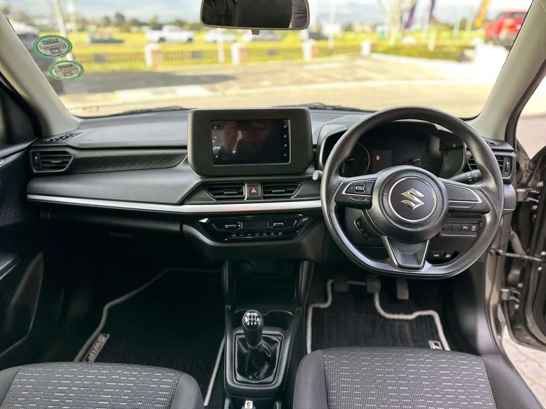 Suzuki Swift 1.2 GL MT - Image 15