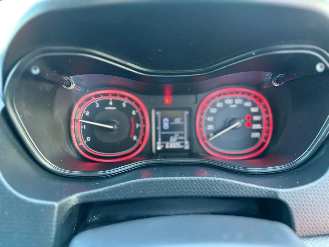Suzuki Vitara Brezza 1.5 GLX - Image 16