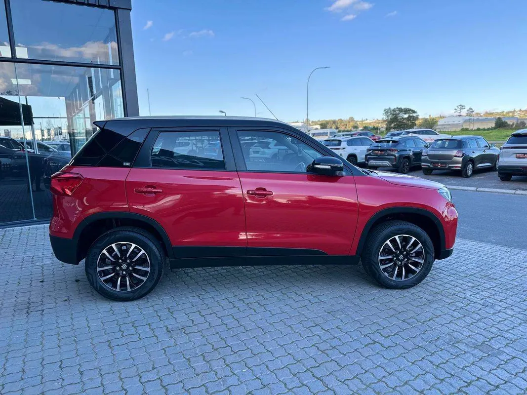 Suzuki Vitara Brezza 1.5 GLX - Image 4
