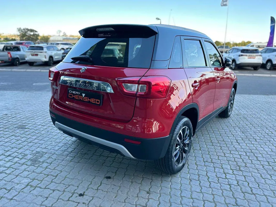 Suzuki Vitara Brezza 1.5 GLX - Image 8