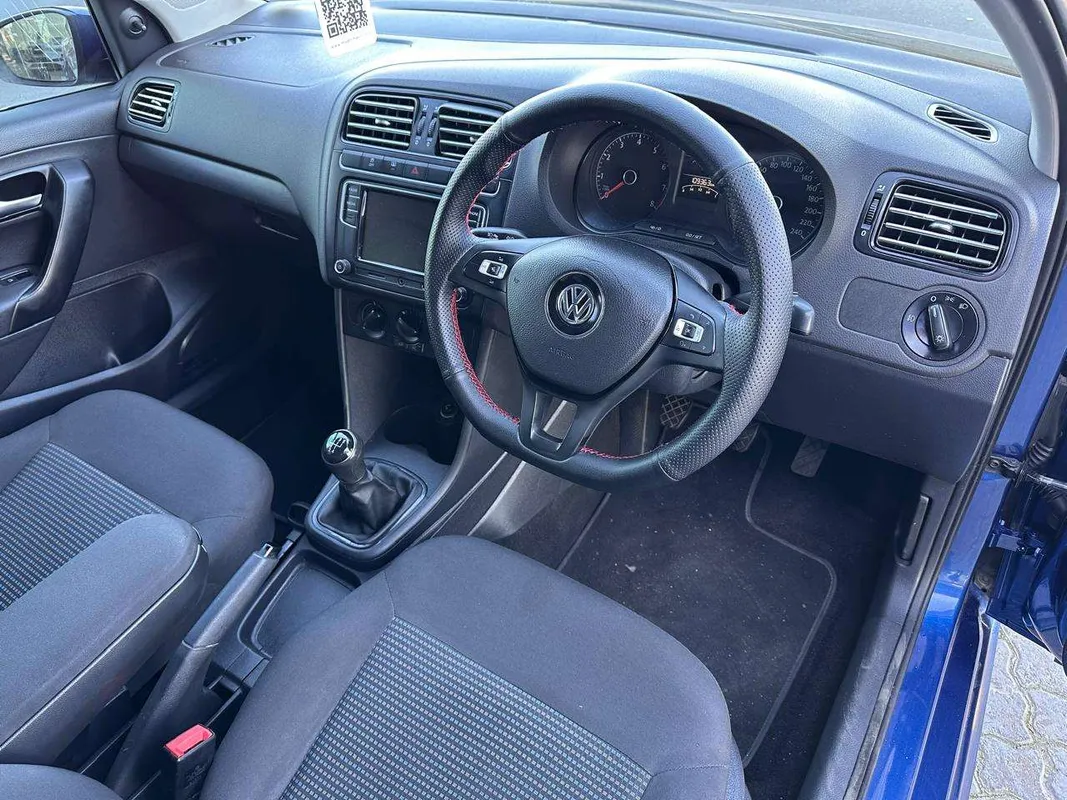 Volkswagen Polo Vivo hatch 1.4 Comfortline - Image 8