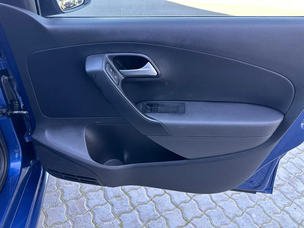 Volkswagen Polo Vivo hatch 1.4 Comfortline - Image 9