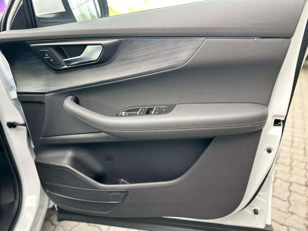Chery Tiggo 4 Cross 1.5 LiT CVT - Image 13