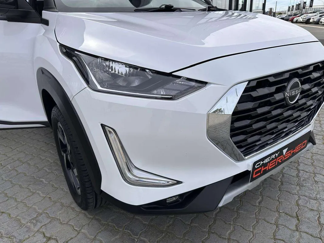 Nissan Magnite 1.0T Acenta CVT - Image 8