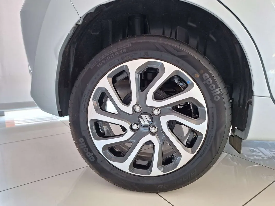 Suzuki Baleno 1.5 GLX AT - Image 6