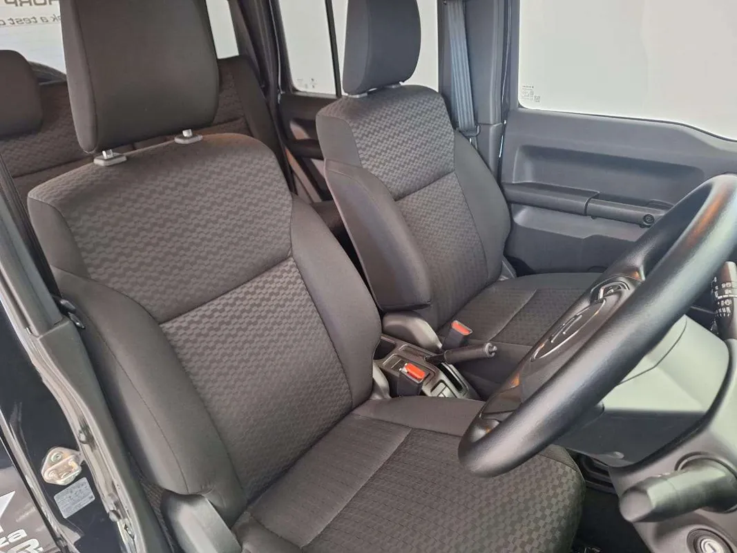 Suzuki Jimny 1.5 GL 5MT 5Dr - Image 8