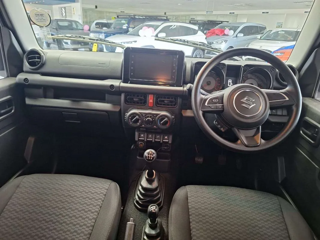 Suzuki Jimny 1.5 GL 5MT 5Dr - Image 9