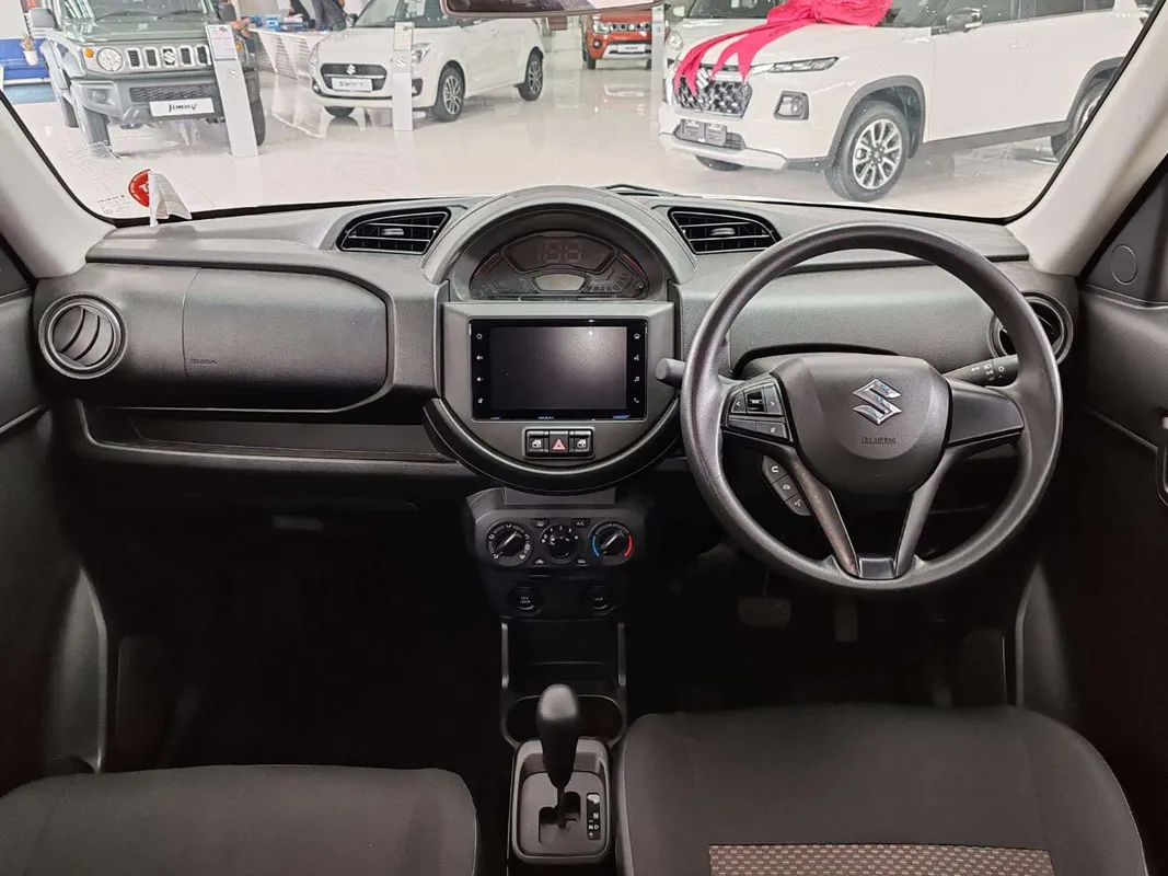 Suzuki S-Presso 1.0 GL+ AMT - Image 9