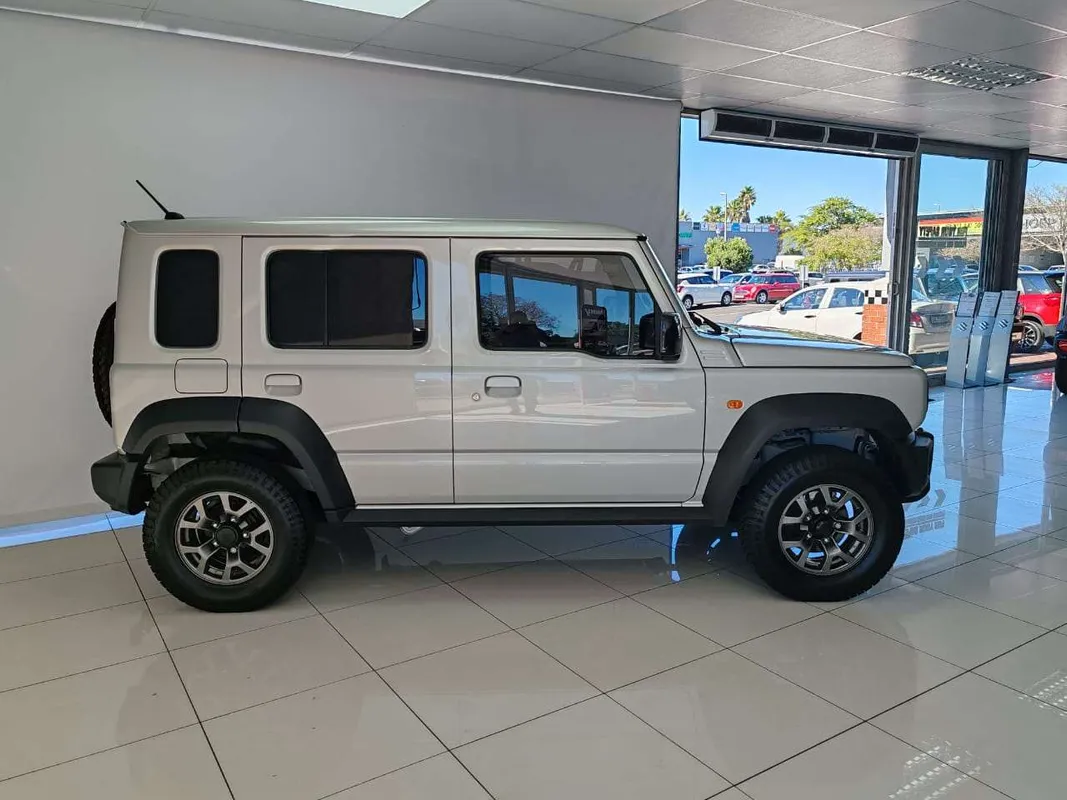 Suzuki Jimny 1.5 GLX 4AT 5Dr - Image 2