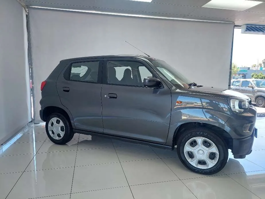 Suzuki S-Presso 1.0 GL MT - Image 2