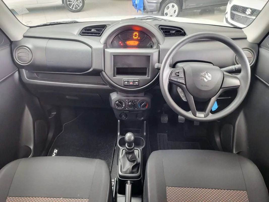 Suzuki S-Presso 1.0 GL MT - Image 9