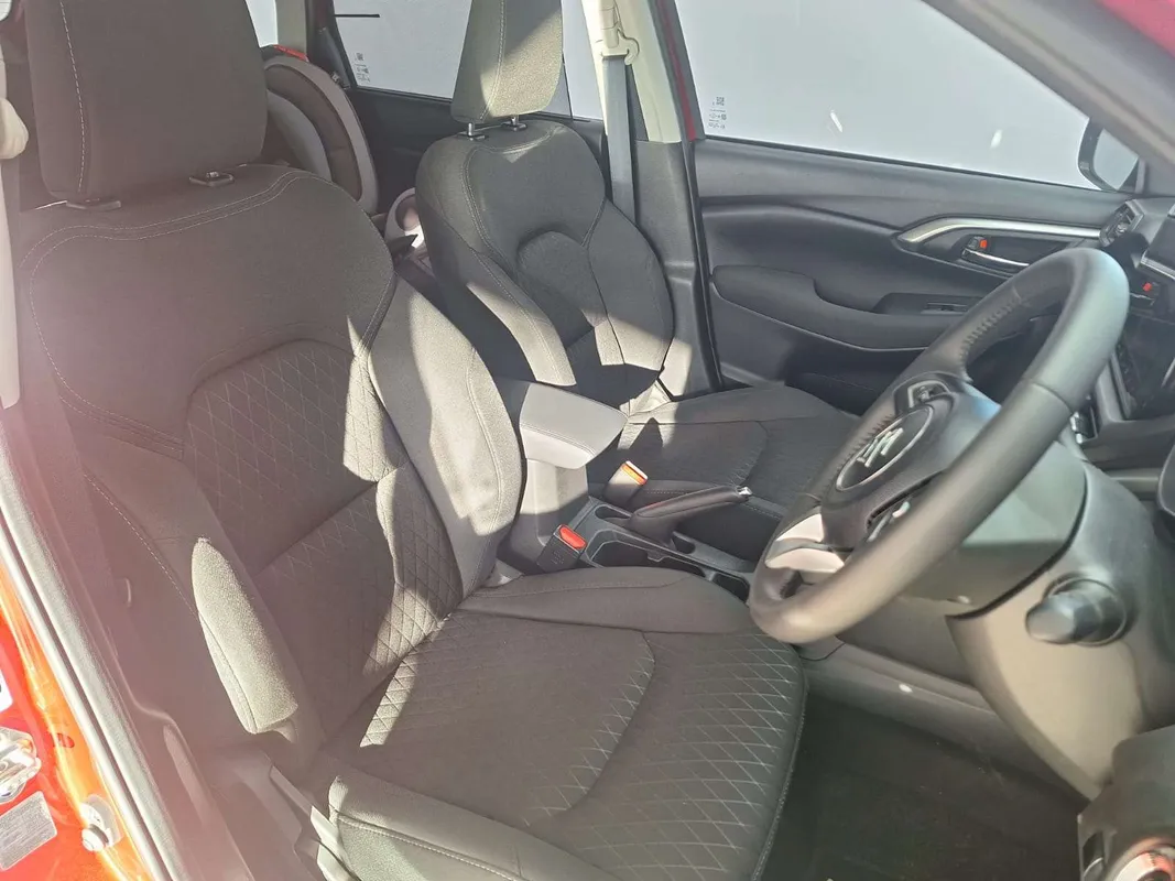Suzuki Grand Vitara 1.5 GL 5MT - Image 9