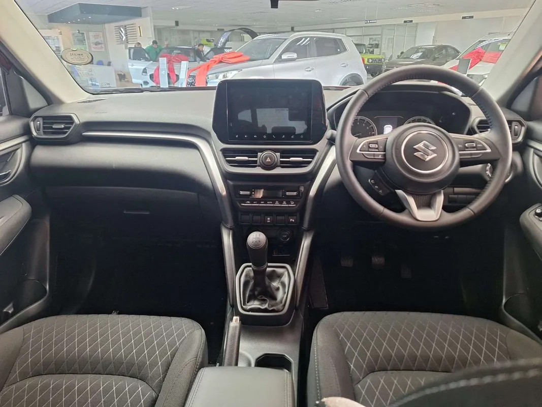 Suzuki Grand Vitara 1.5 GL 5MT - Image 10