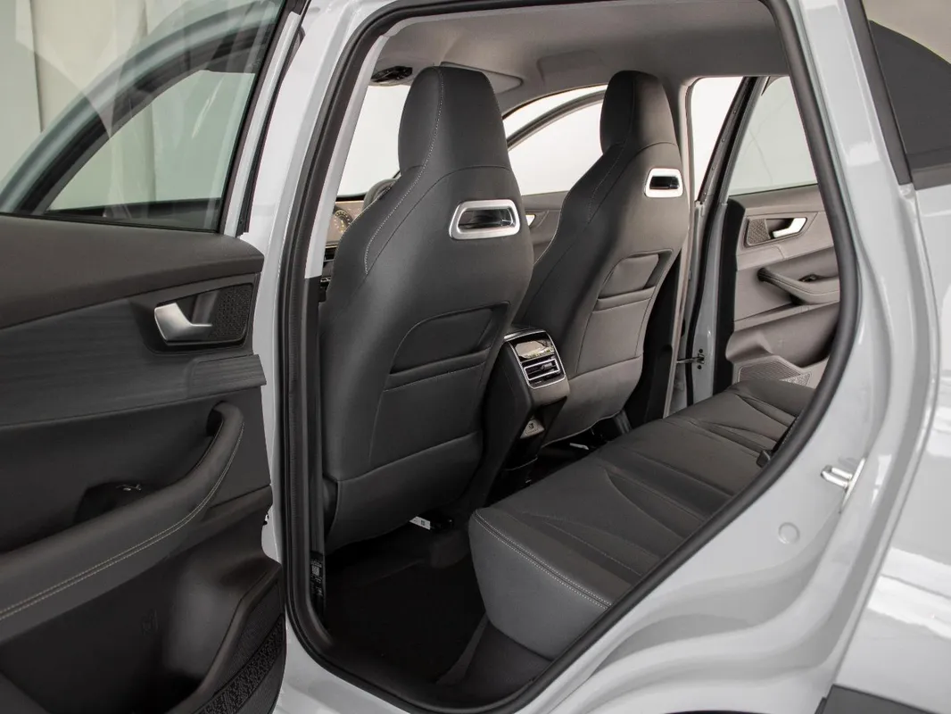 Chery Tiggo 4 Cross 1.5 HEV Comfort DHT - Image 18