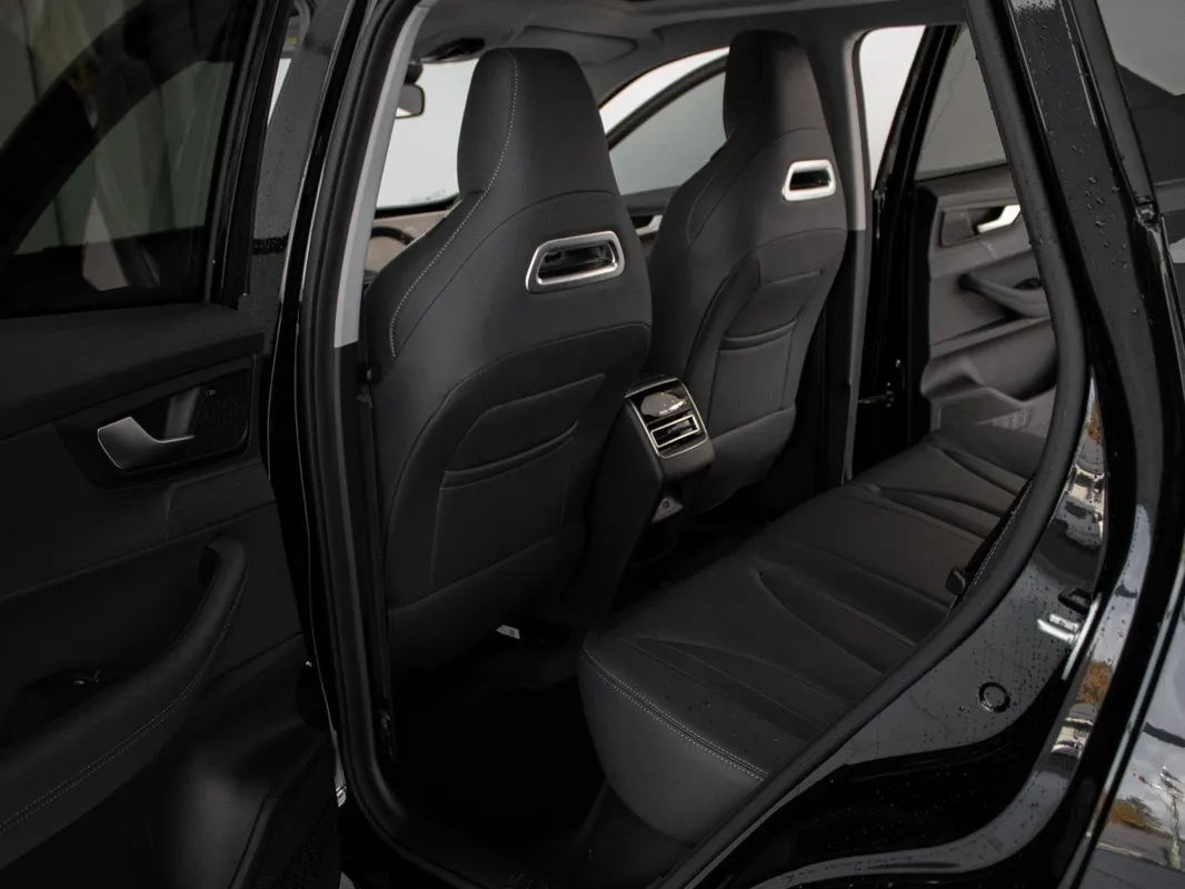 Chery Tiggo 4 Cross 1.5 HEV Elite DHT - Image 18