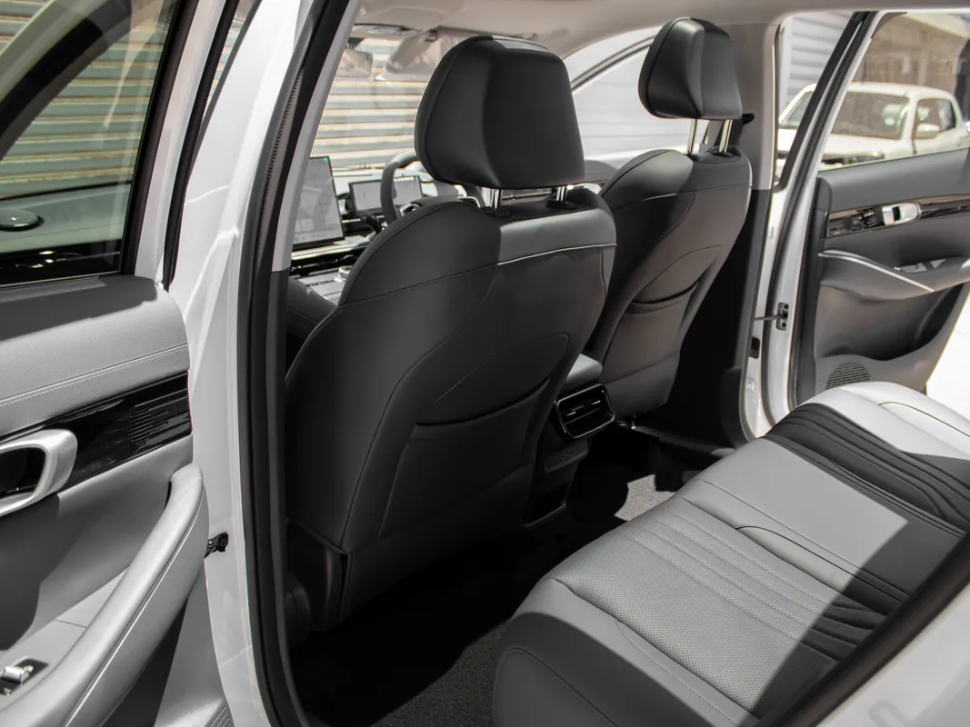 Geely E5 Apex - Image 14