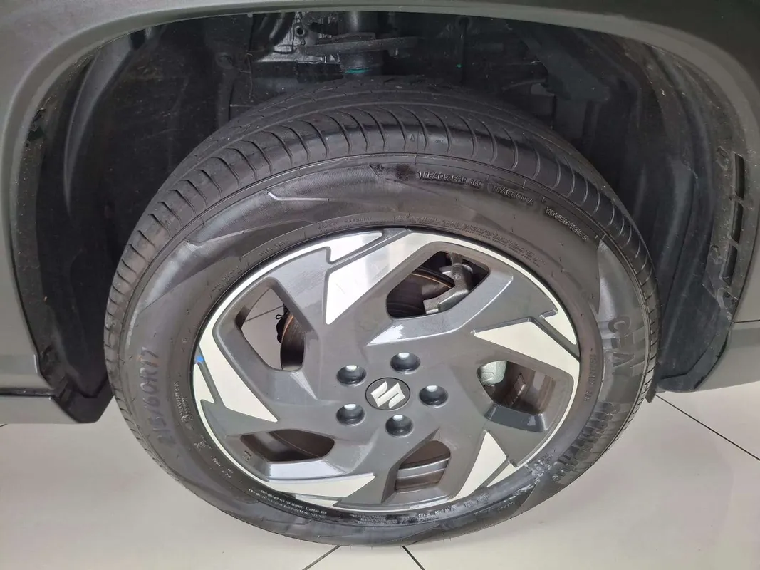 Suzuki Across 1.5i GLX 6AT - Image 10